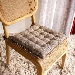 Home Maison Housses De Chaises Et Galettes De Chaises Galette De Chaise Au Style Baroque Coton Vison 38 X 38 -Housses de canapé Soldes galette de chaise au style baroque coton vison 38 x 38 4