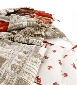 Grenier Alpin Housses De Chaises Et Galettes De Chaises Galette De Chaise Style Montagne Liso Rouge -Housses de canapé Soldes galette de chaise style montagne liso rouge 3